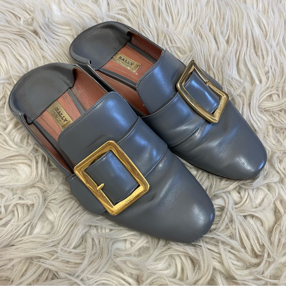 Bally Janelle Gray Leather Gold Buckle Loafers